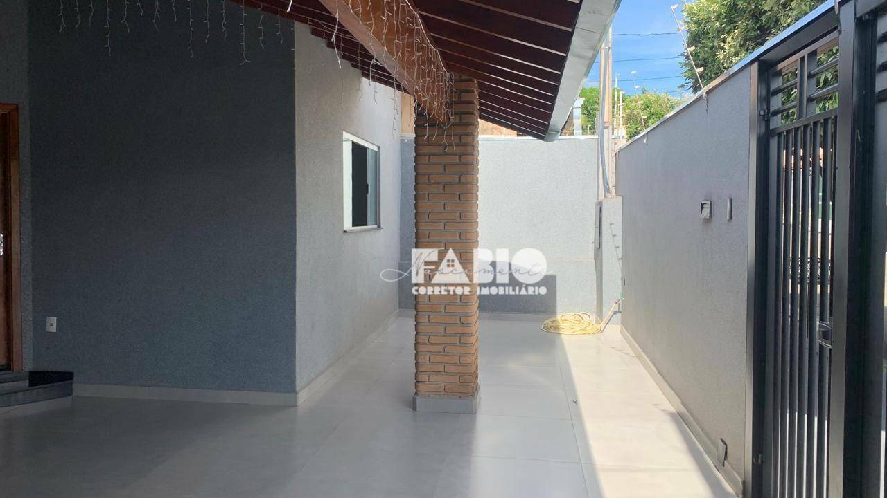 Casa à venda com 2 quartos, 140m² - Foto 3