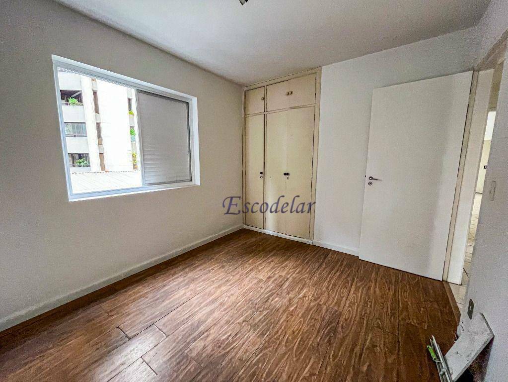 Apartamento para alugar com 3 quartos, 157m² - Foto 17