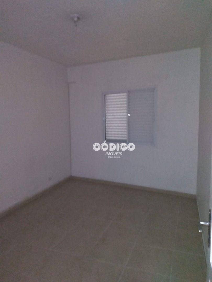 Casa para alugar com 2 quartos, 70m² - Foto 20