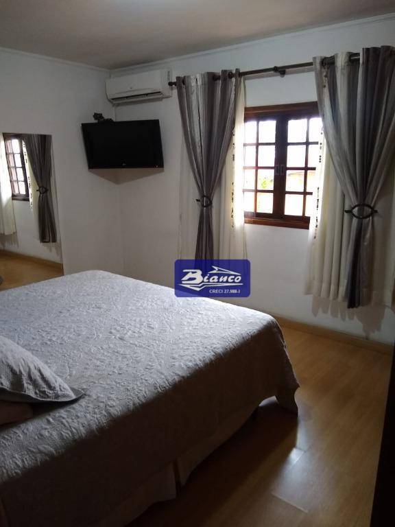 Sobrado à venda com 4 quartos, 240m² - Foto 8