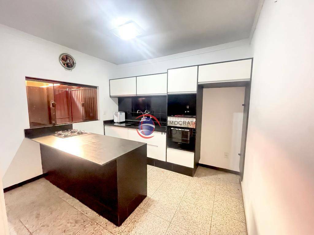 Sobrado à venda com 3 quartos, 380m² - Foto 10