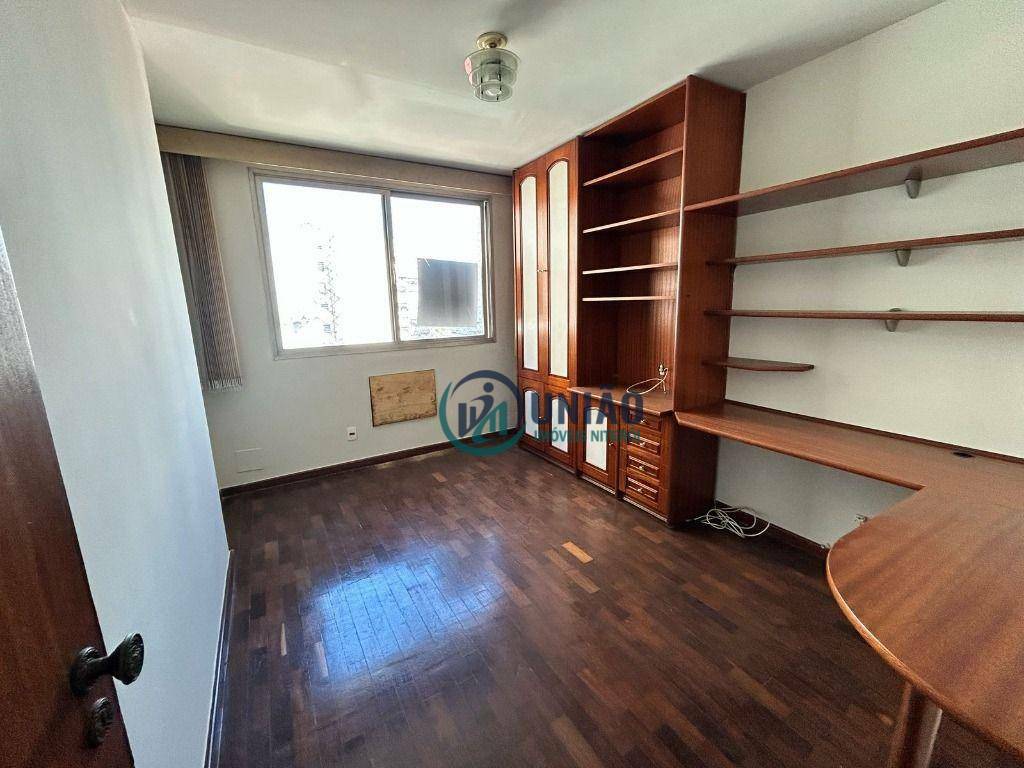 Apartamento à venda com 3 quartos, 130m² - Foto 7