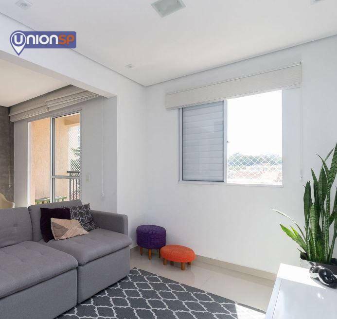 Apartamento à venda com 2 quartos, 64m² - Foto 3