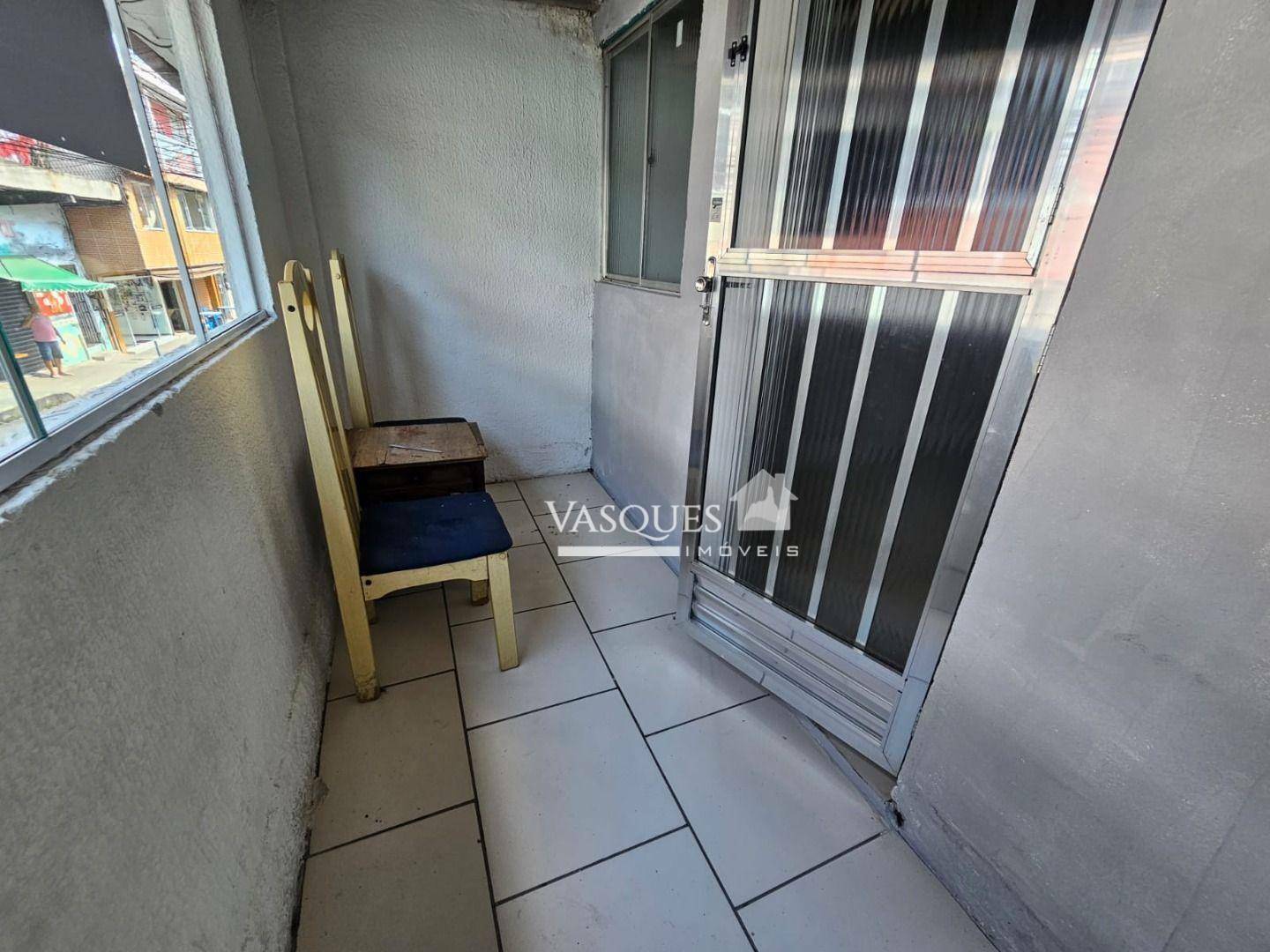 Casa à venda com 2 quartos, 50m² - Foto 4