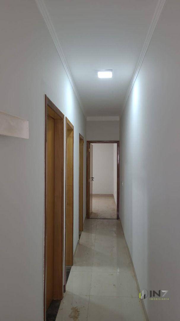 Casa à venda com 3 quartos, 104m² - Foto 2