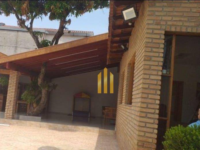 Casa à venda com 3 quartos, 300m² - Foto 15