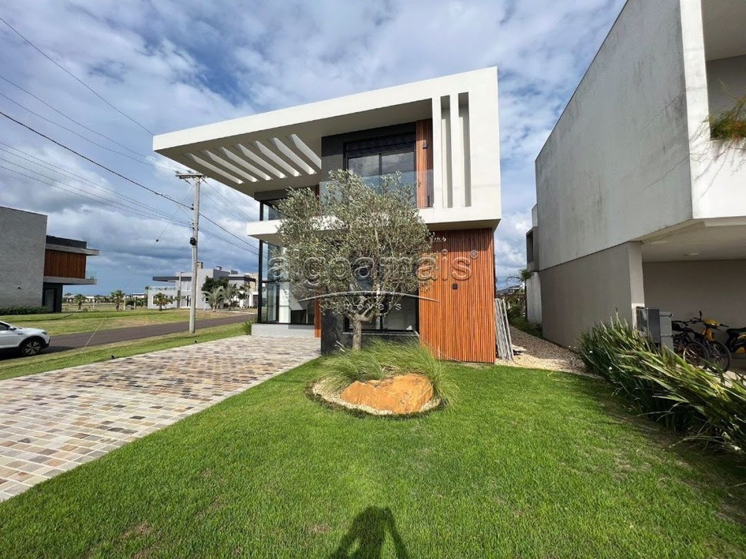 Casa de Condomínio à venda com 5 quartos, 220m² - Foto 1