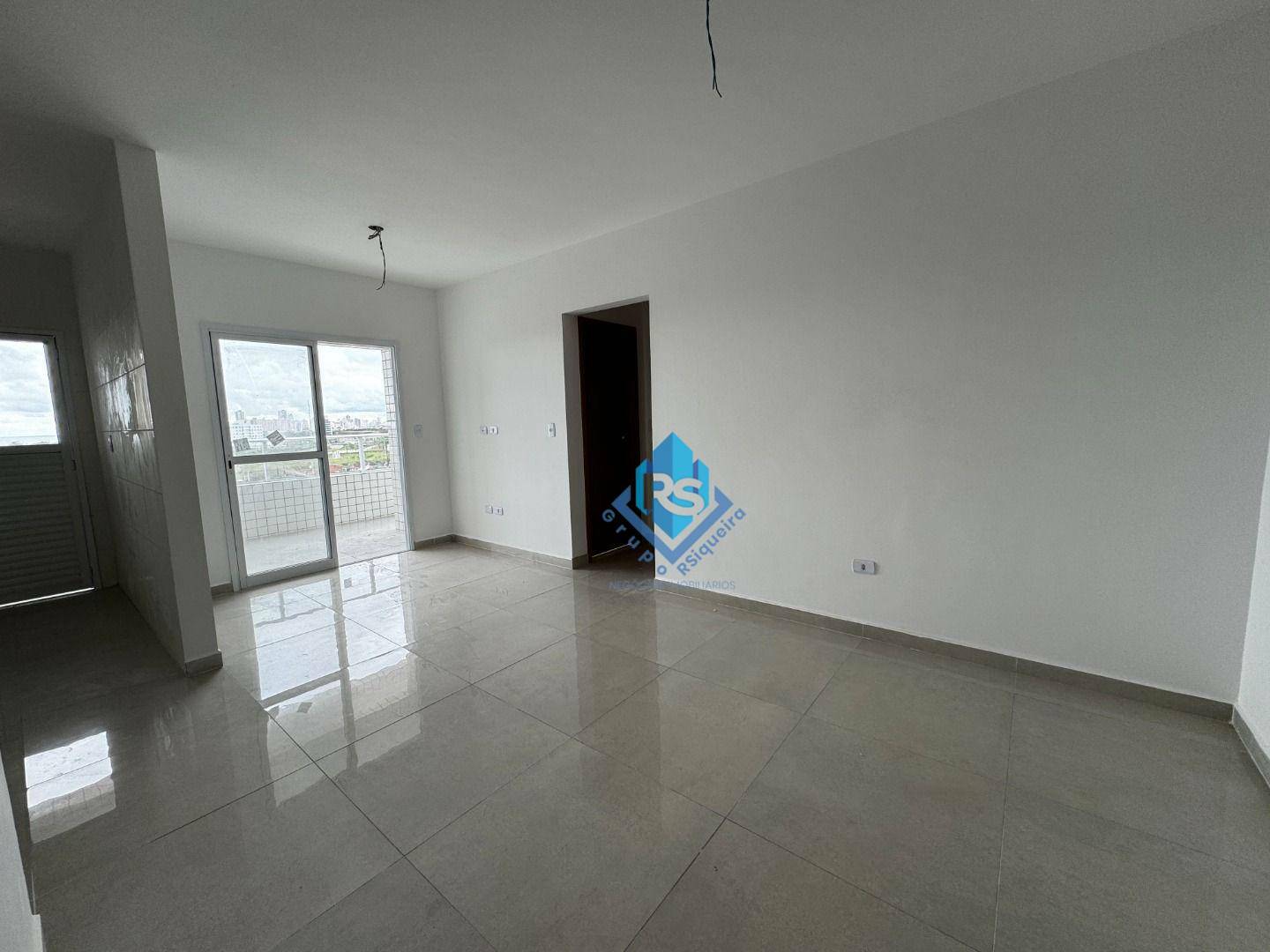 Apartamento à venda com 2 quartos, 68m² - Foto 2