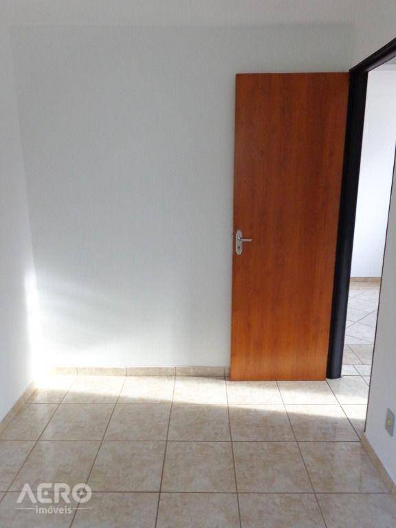 Apartamento à venda com 2 quartos, 49m² - Foto 19