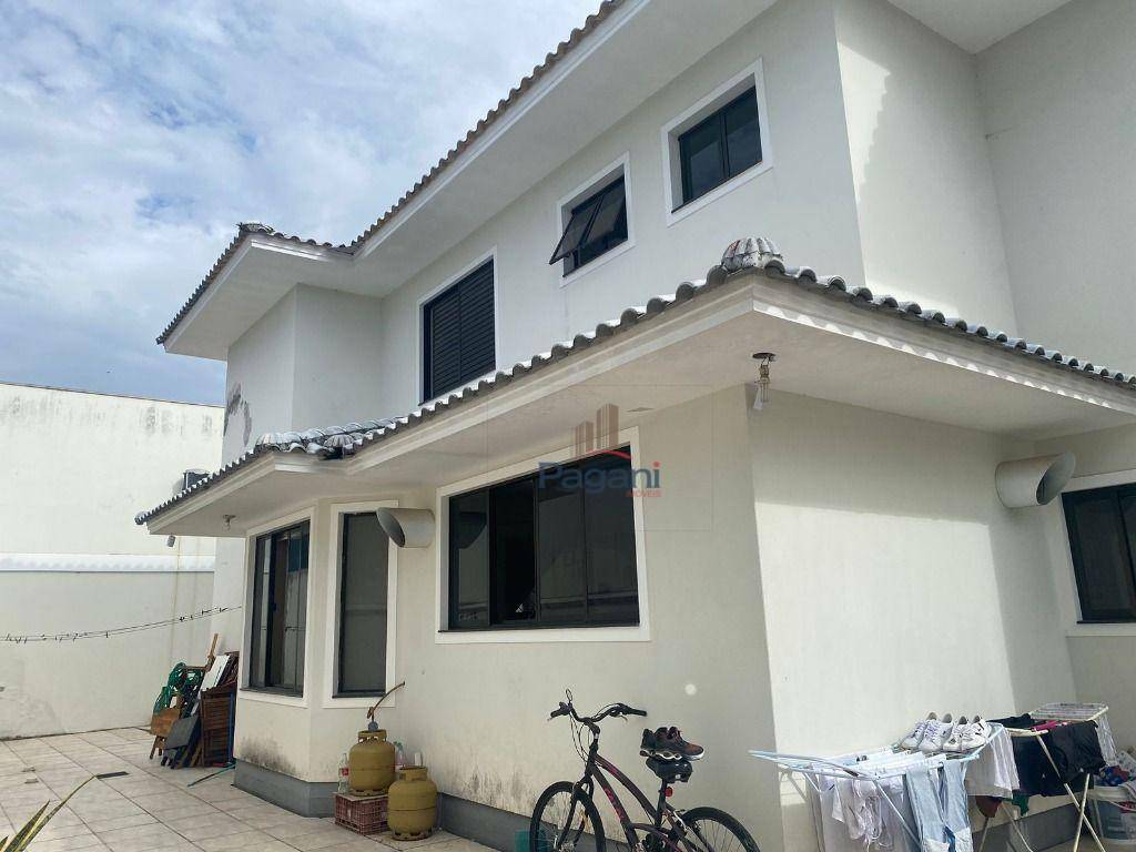 Casa à venda com 3 quartos, 254m² - Foto 25