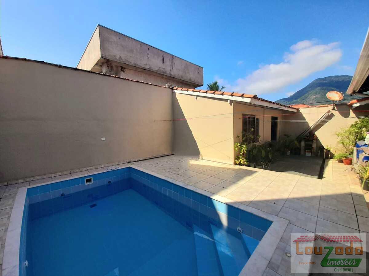 Casa à venda com 7 quartos, 420m² - Foto 1