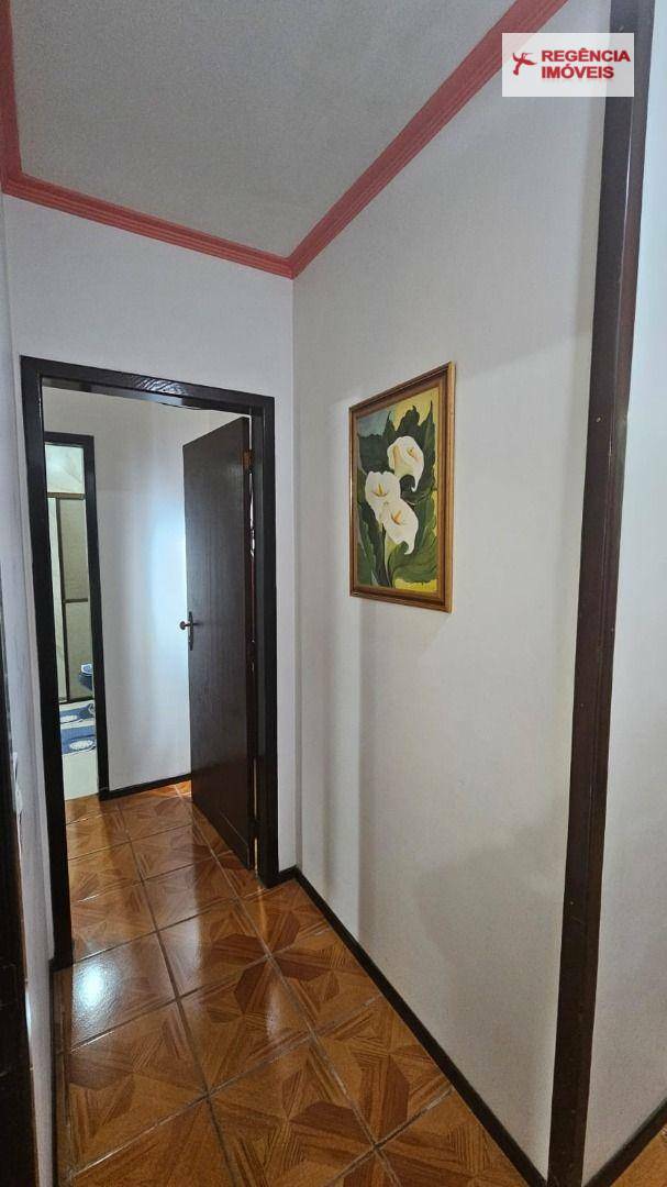 Casa à venda com 4 quartos, 270m² - Foto 13