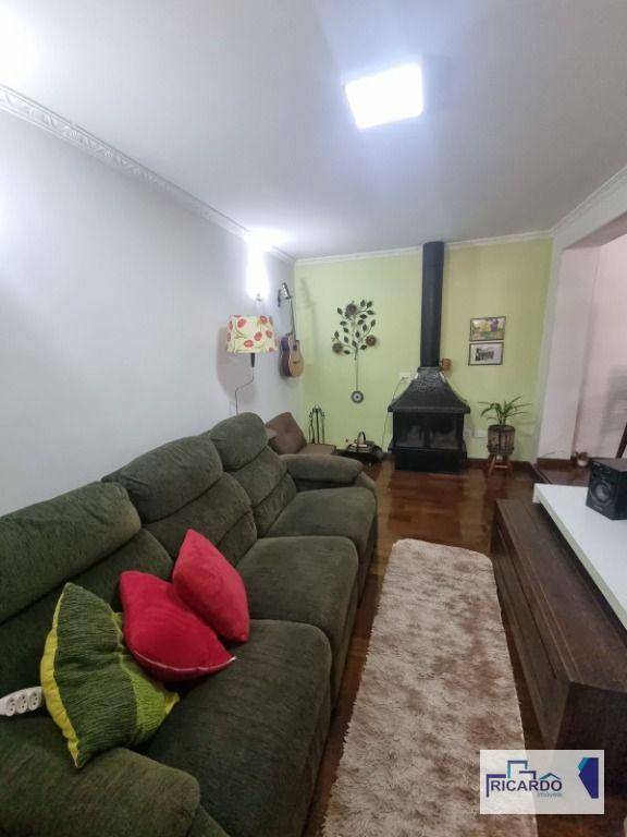 Casa para alugar com 2 quartos, 200m² - Foto 1