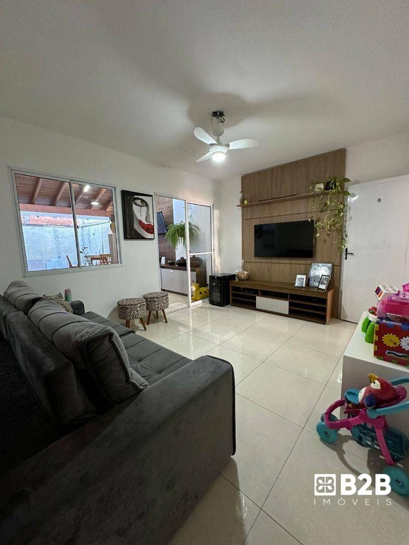 Casa à venda com 3 quartos, 125m² - Foto 2