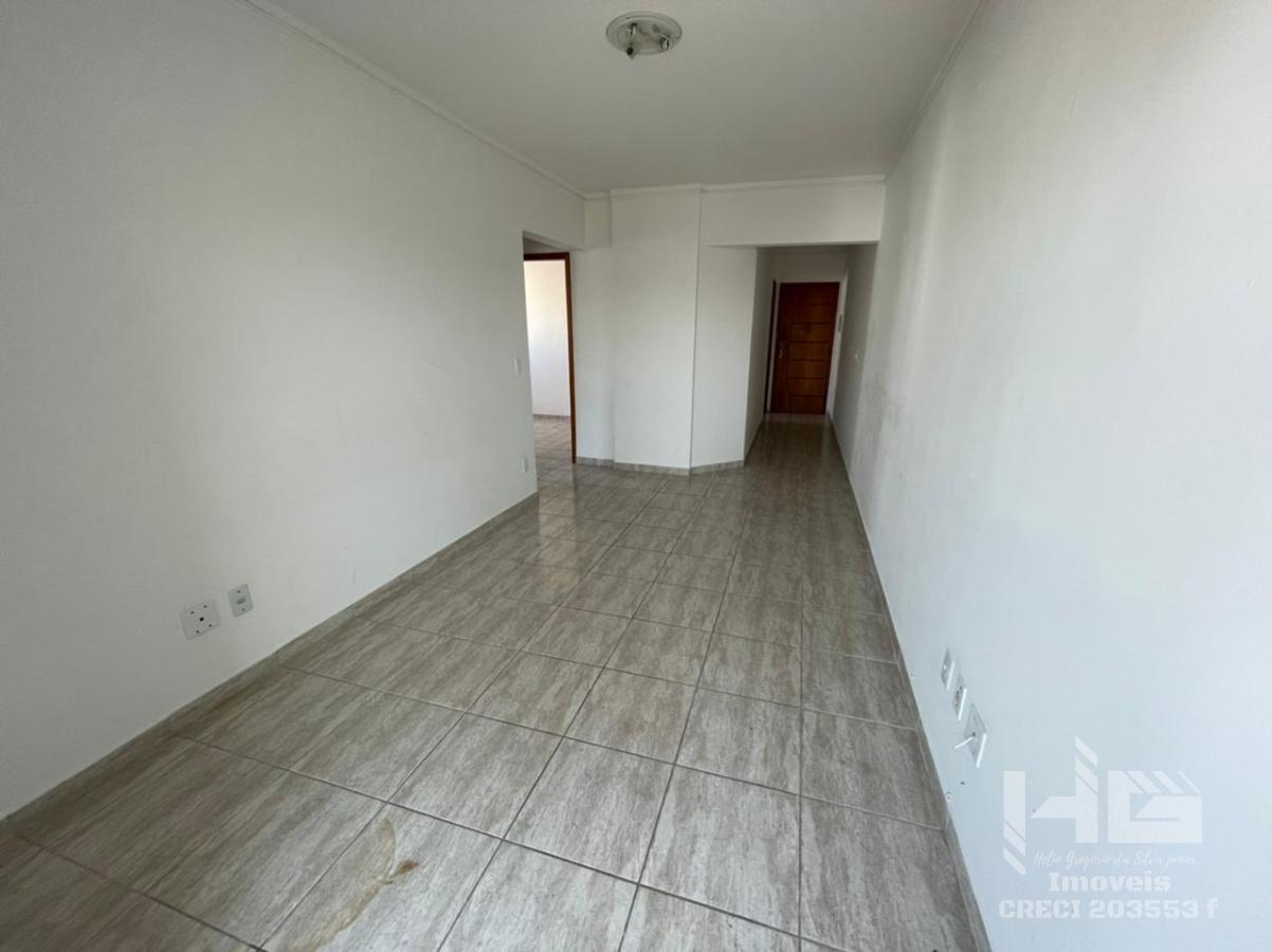 Apartamento à venda com 2 quartos, 69m² - Foto 4