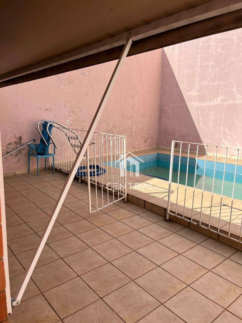 Sobrado à venda com 4 quartos, 244m² - Foto 14