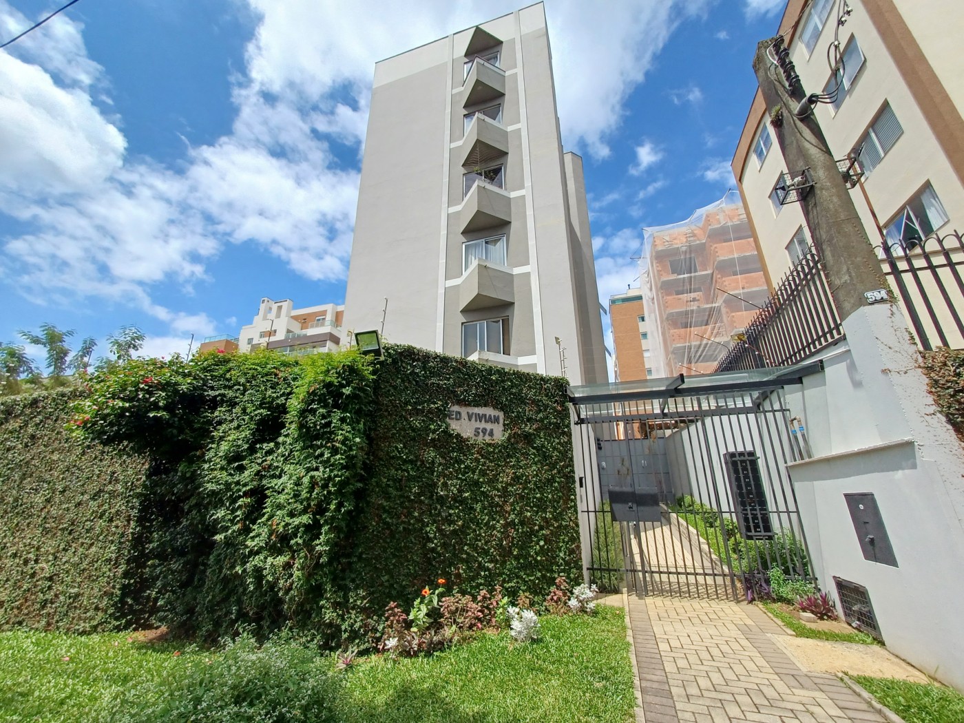 Apartamento para alugar com 3 quartos, 96m² - Foto 1