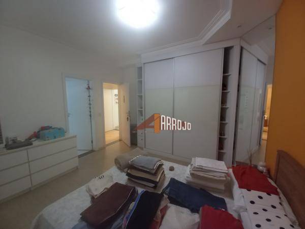 Casa à venda com 3 quartos, 340m² - Foto 18