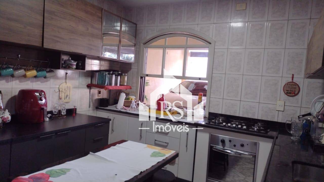 Casa à venda com 2 quartos, 72m² - Foto 2