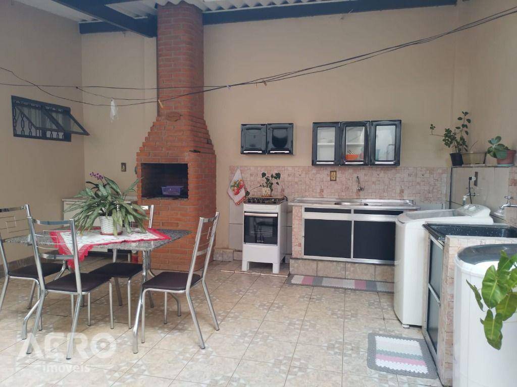 Casa à venda com 2 quartos, 167m² - Foto 1