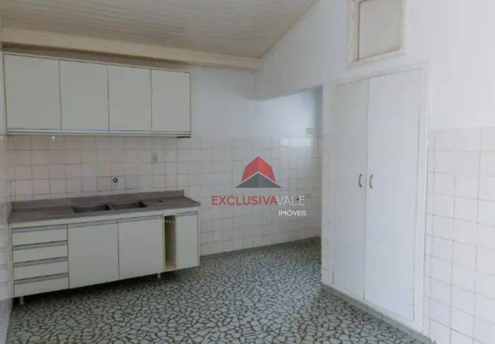 Casa à venda com 3 quartos, 300m² - Foto 9