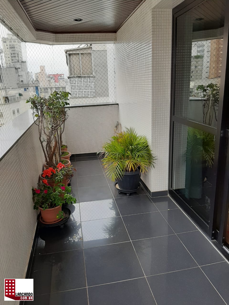 Apartamento à venda com 4 quartos, 186m² - Foto 2