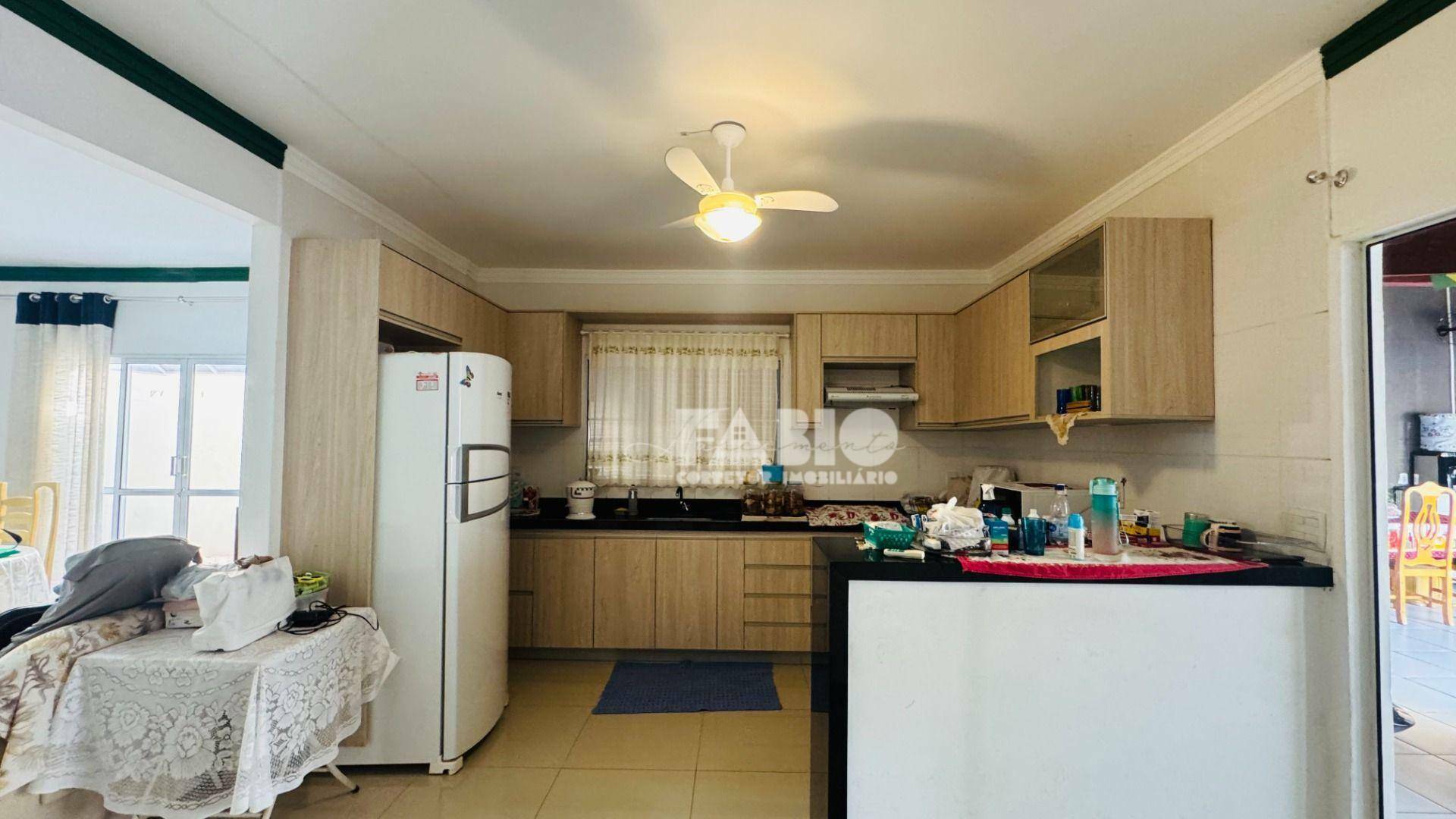 Casa à venda com 3 quartos, 250m² - Foto 13