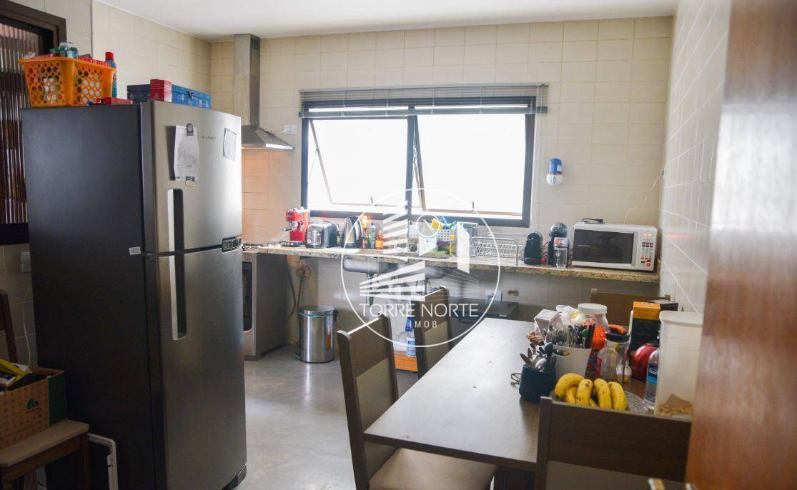 Apartamento à venda com 4 quartos, 191m² - Foto 6