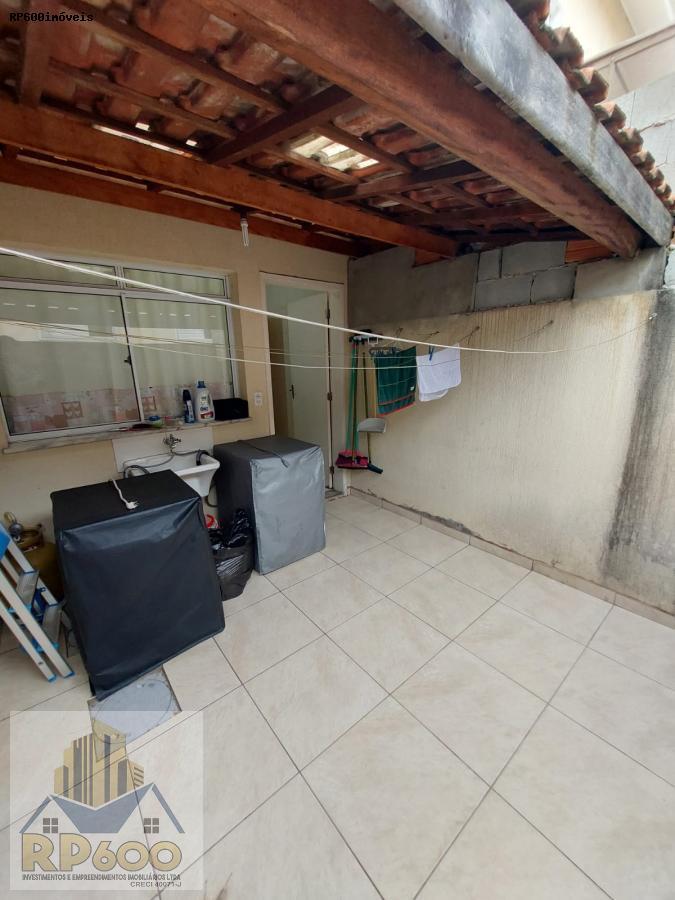 Casa à venda com 2 quartos, 60m² - Foto 5