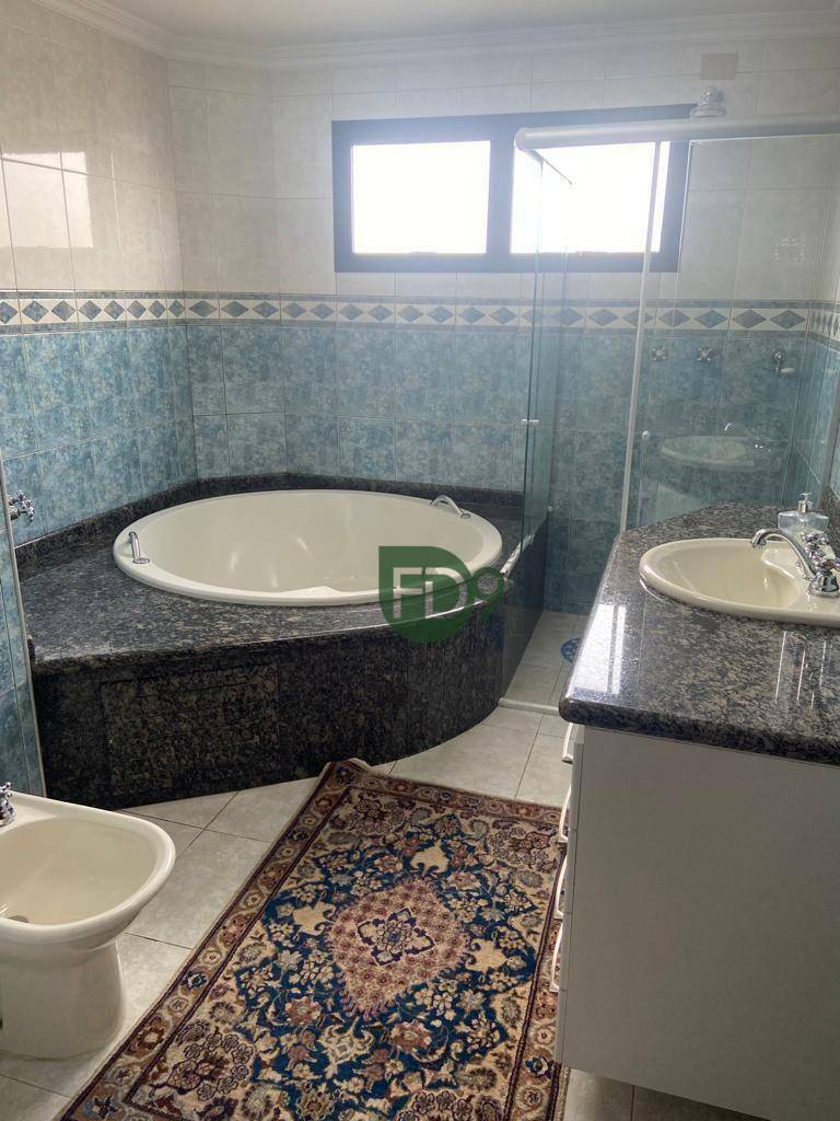 Apartamento à venda com 3 quartos, 209m² - Foto 16