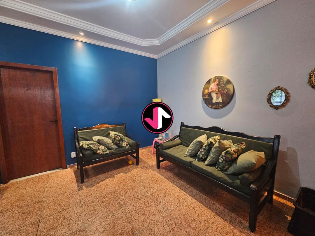Casa à venda com 3 quartos, 171m² - Foto 1