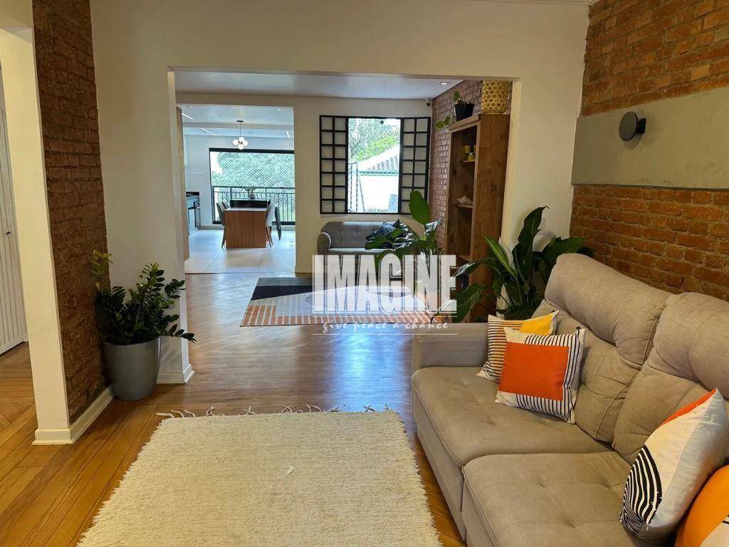 Casa à venda com 4 quartos, 311m² - Foto 2