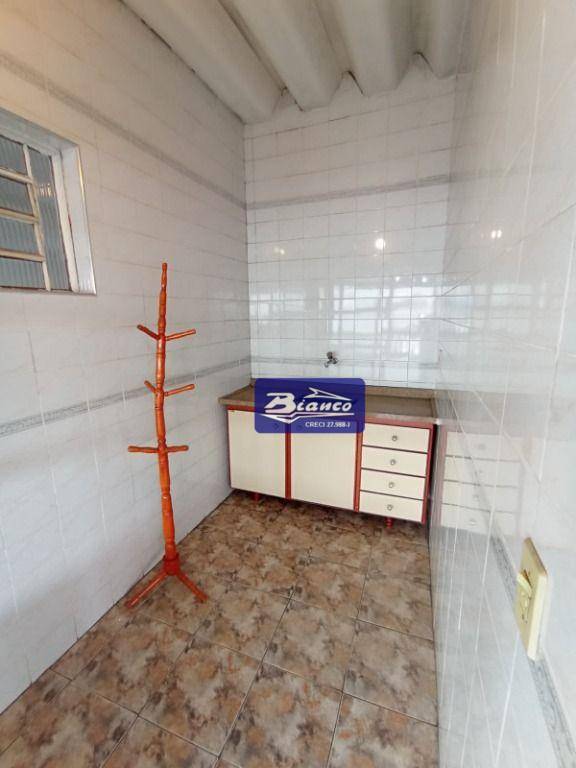 Casa para alugar com 3 quartos, 350m² - Foto 9