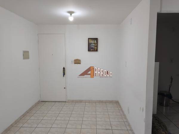 Apartamento à venda com 2 quartos, 45m² - Foto 2