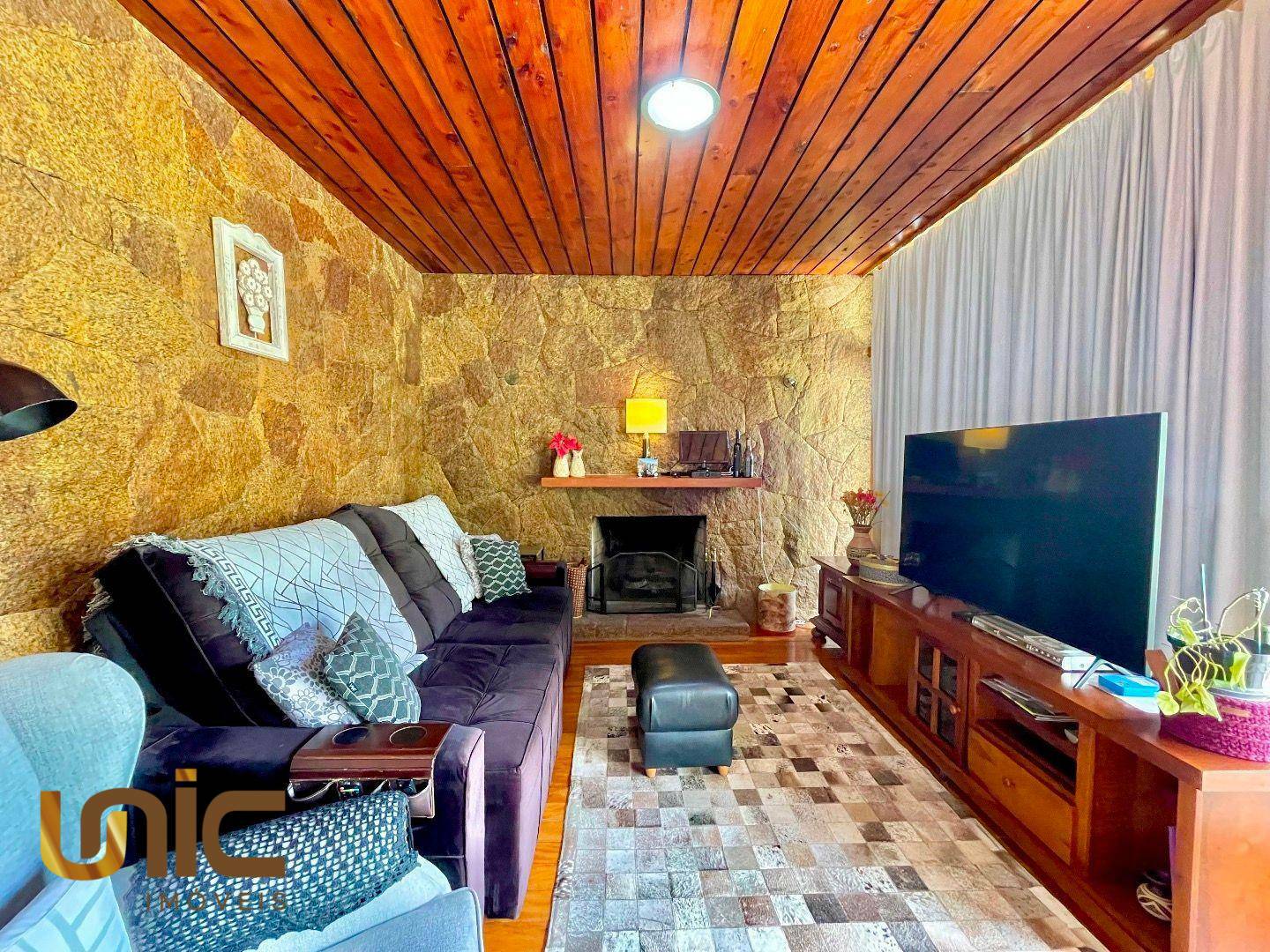Casa à venda com 4 quartos, 220m² - Foto 7