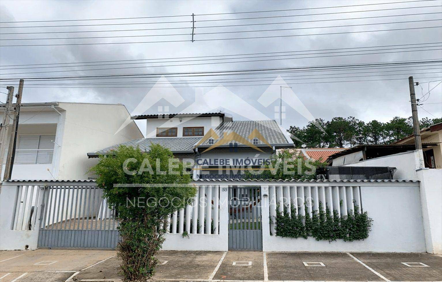 Sobrado à venda com 4 quartos, 202m² - Foto 1