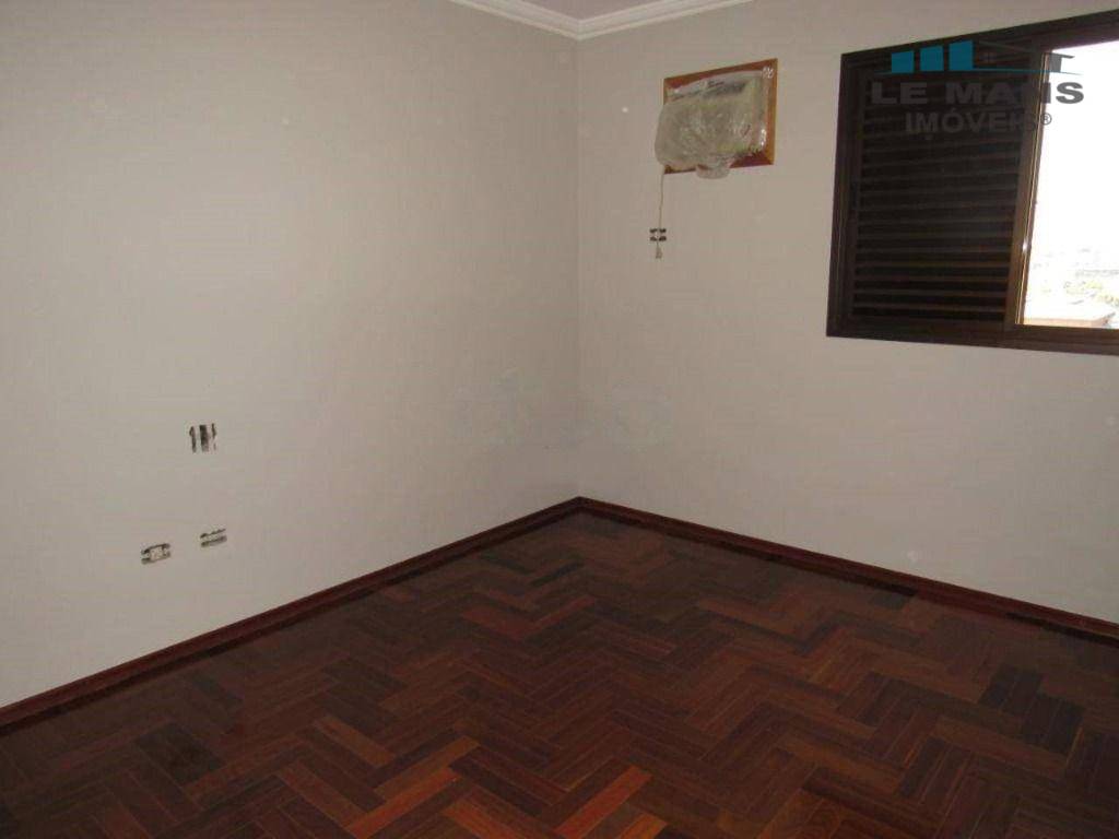 Apartamento à venda com 3 quartos, 126m² - Foto 4