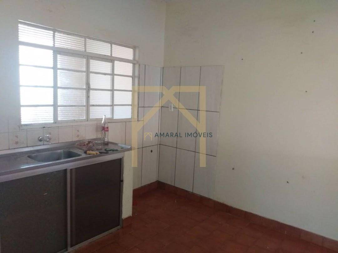 Casa à venda com 3 quartos, 92m² - Foto 2