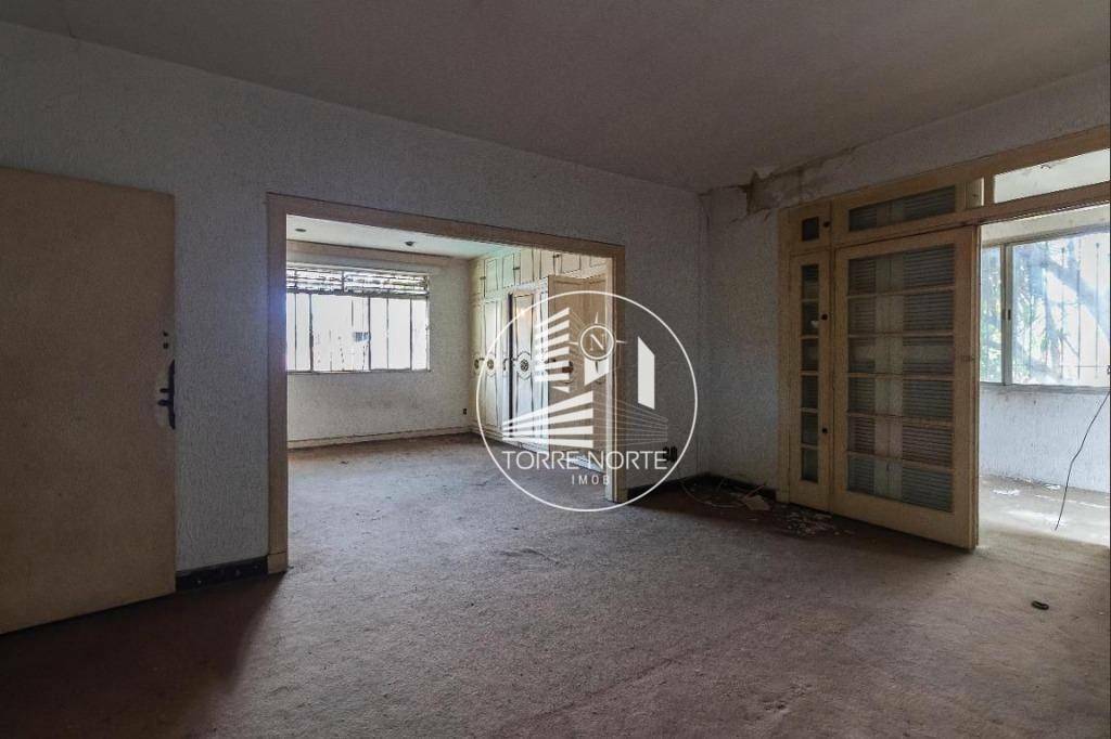 Casa à venda com 5 quartos, 647m² - Foto 12