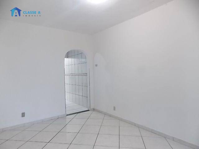 Casa à venda com 2 quartos, 61m² - Foto 4