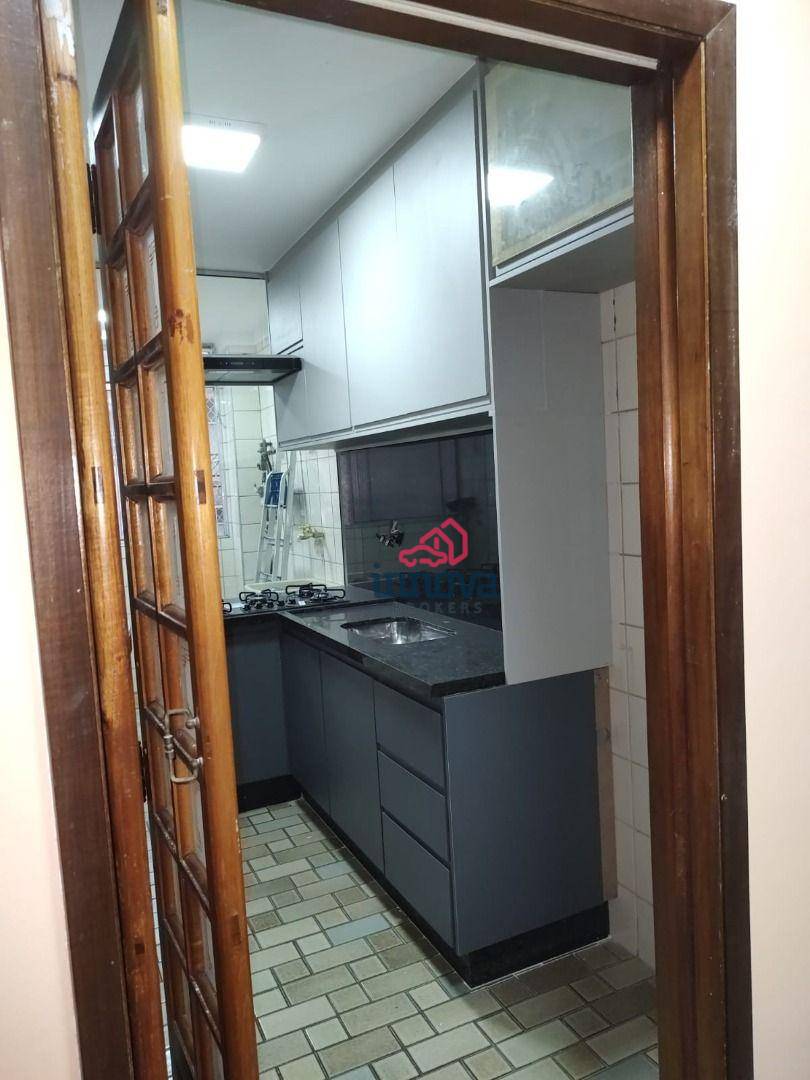 Apartamento à venda com 2 quartos, 66m² - Foto 12