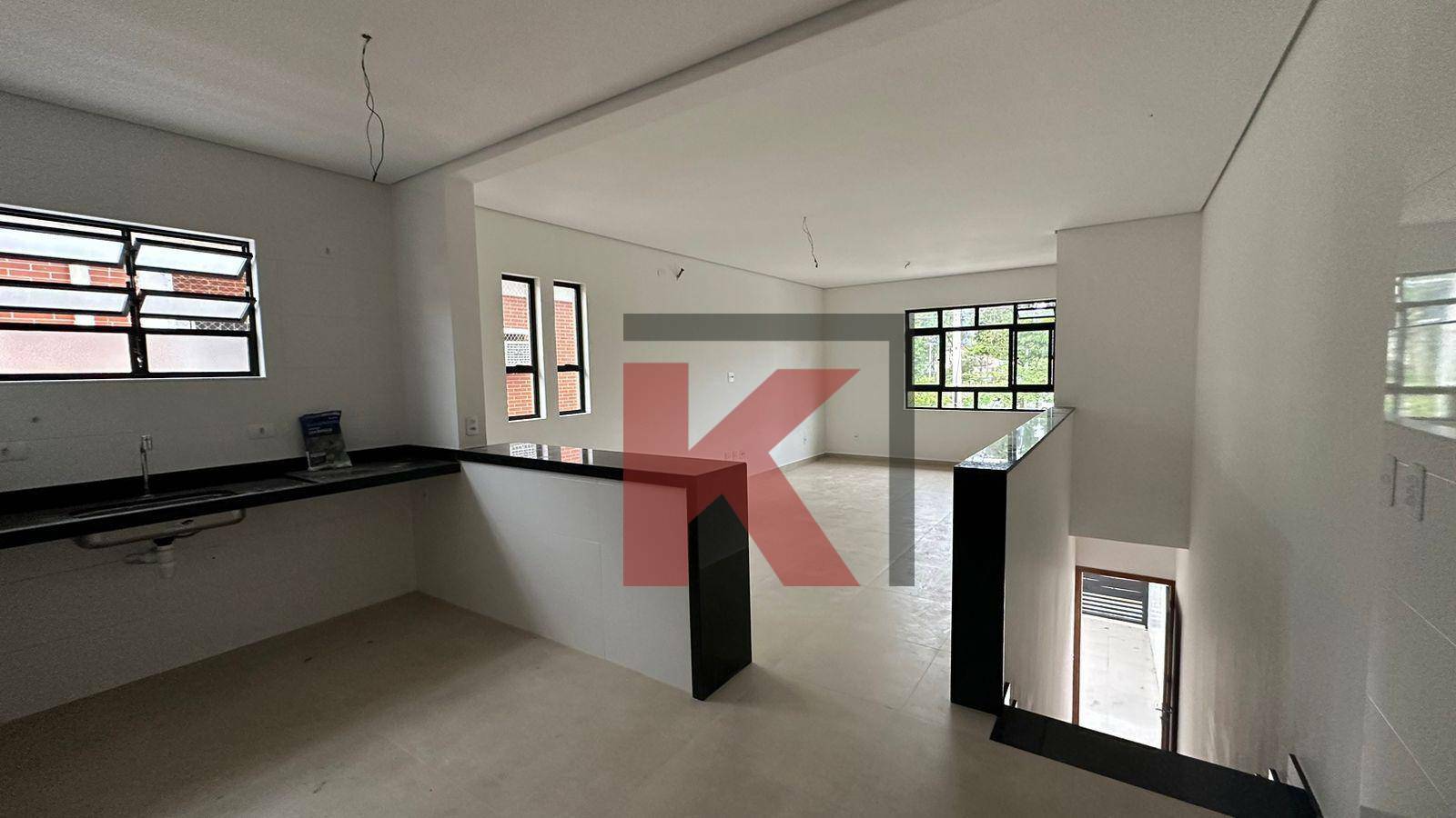 Casa à venda com 2 quartos, 80m² - Foto 2