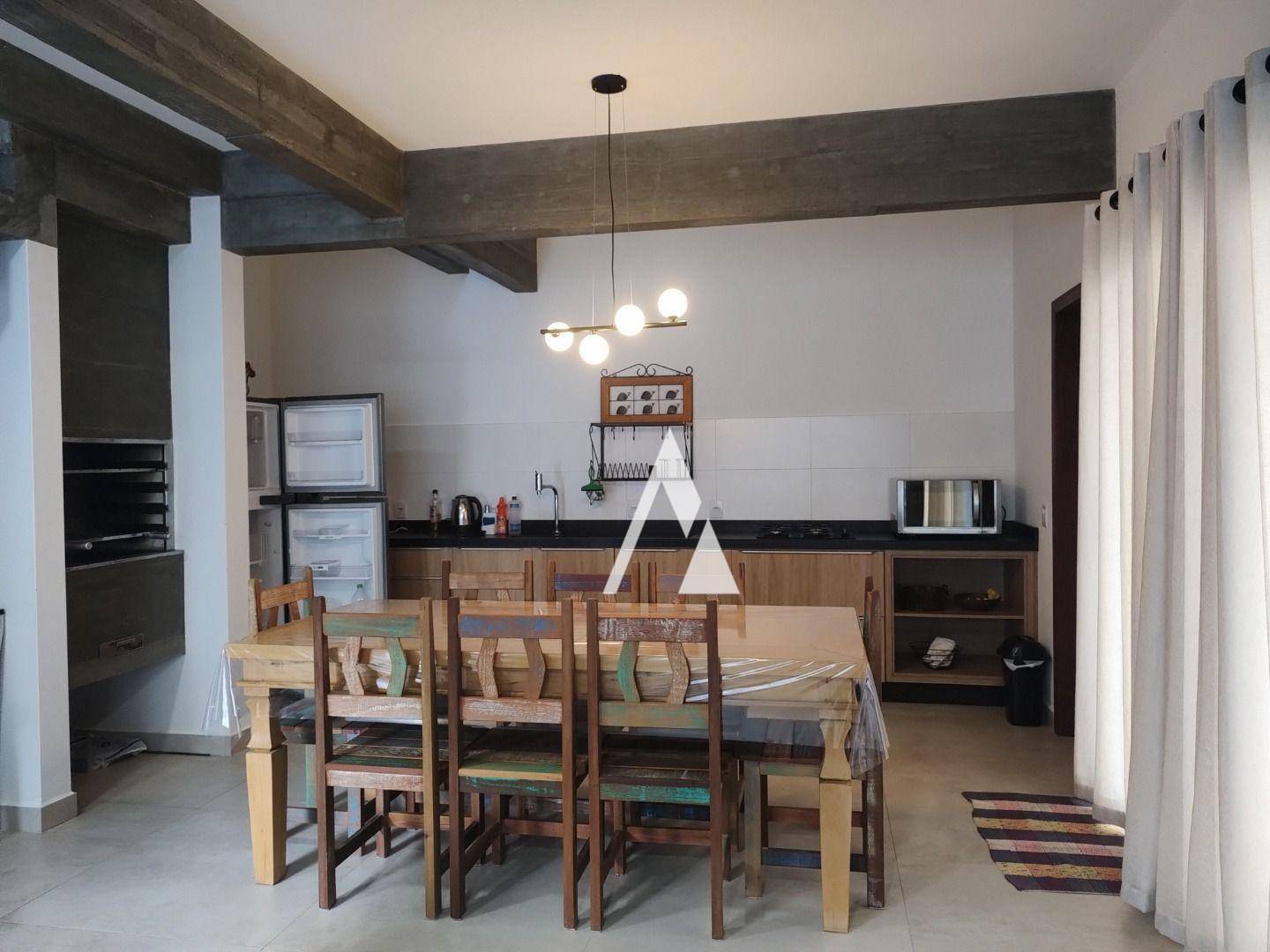 Casa à venda com 2 quartos, 90m² - Foto 2