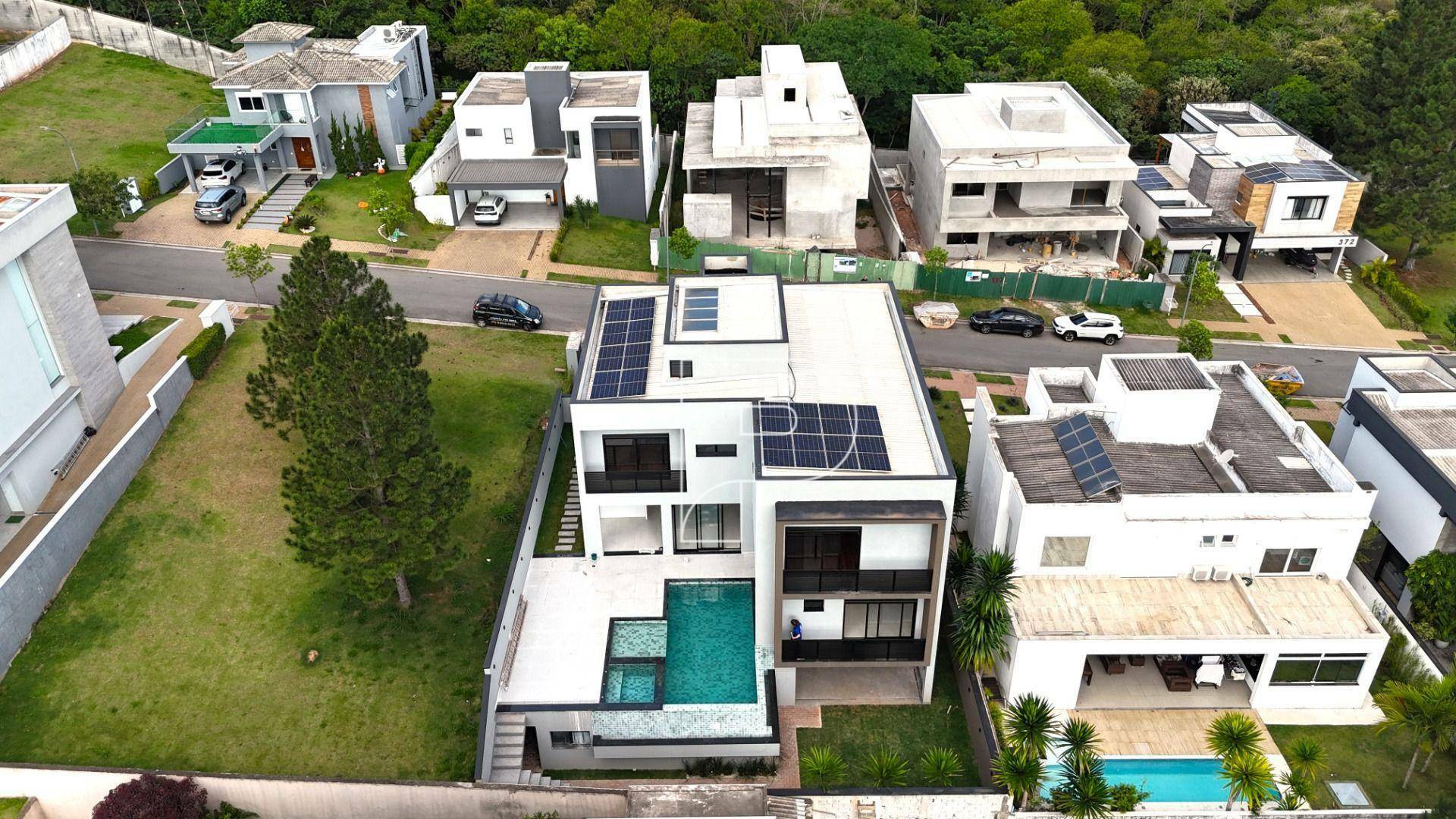 Casa de Condomínio à venda com 5 quartos, 470m² - Foto 2