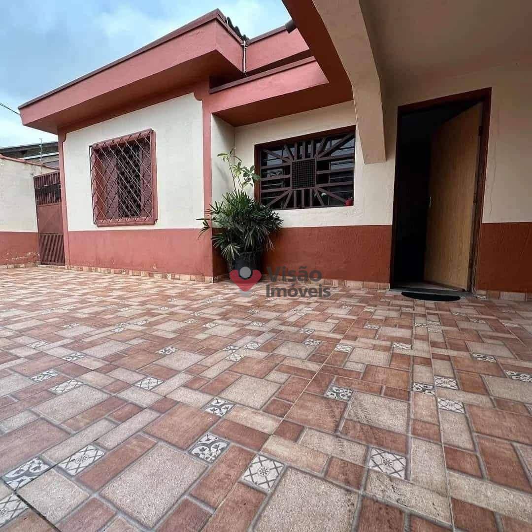 Casa à venda com 3 quartos, 130m² - Foto 1