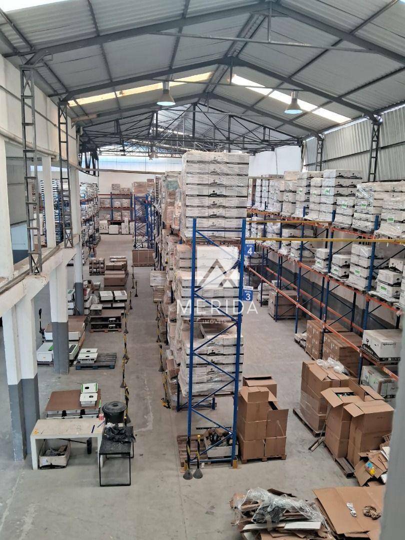 Depósito-Galpão-Armazém para alugar, 1700m² - Foto 1
