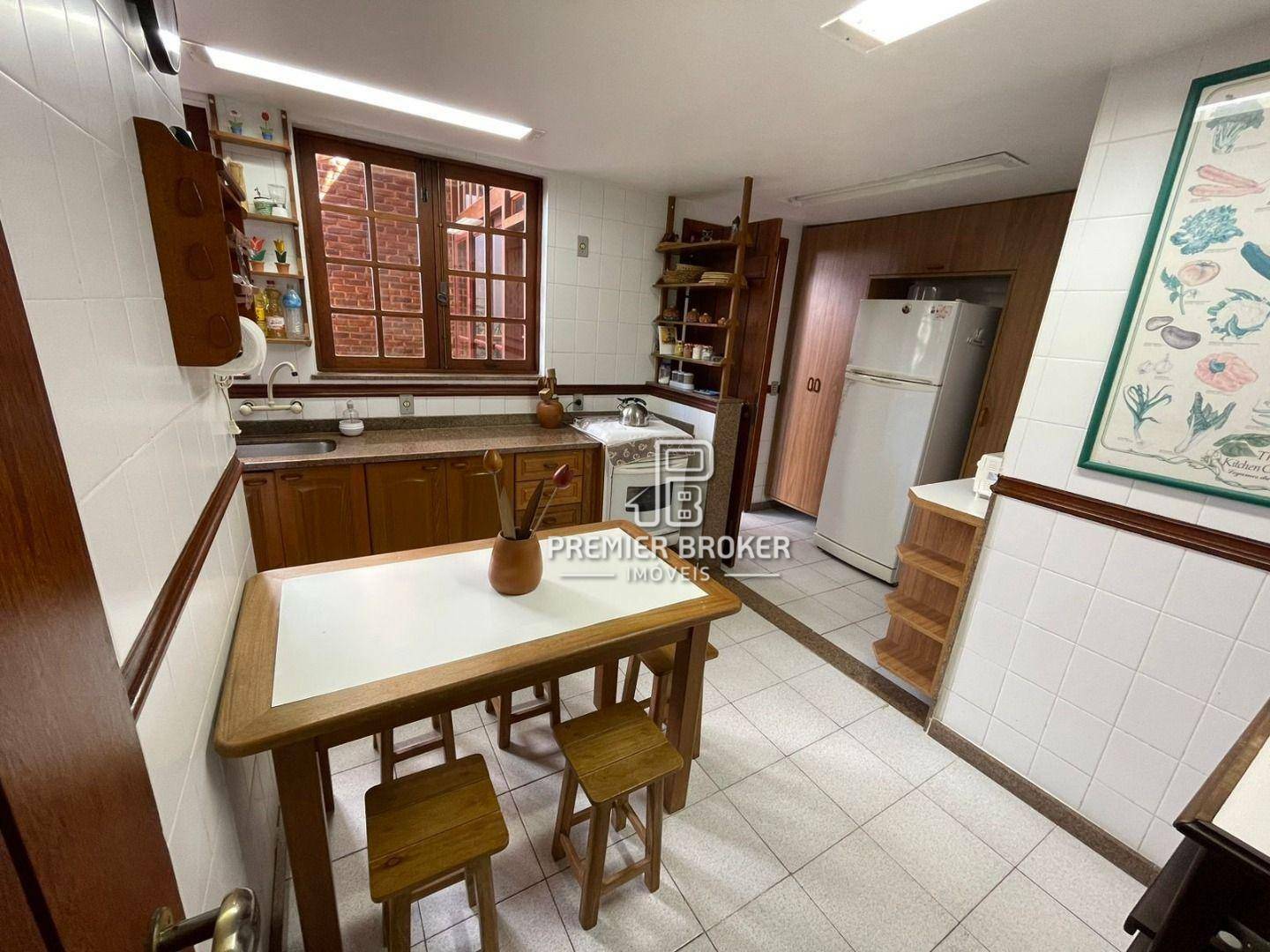 Casa de Condomínio à venda com 5 quartos, 268m² - Foto 9