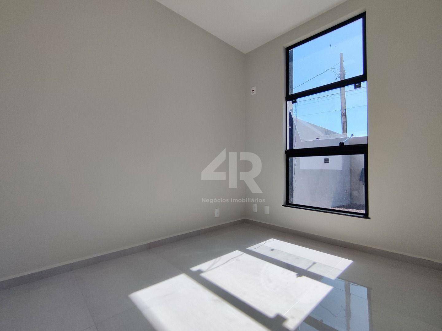 Casa à venda com 3 quartos, 75m² - Foto 4