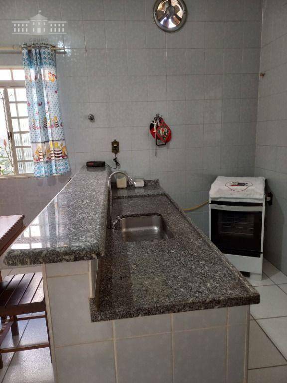 Casa à venda com 3 quartos, 172m² - Foto 8