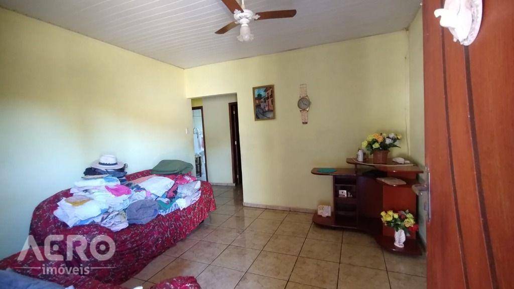 Casa à venda com 2 quartos, 90m² - Foto 33